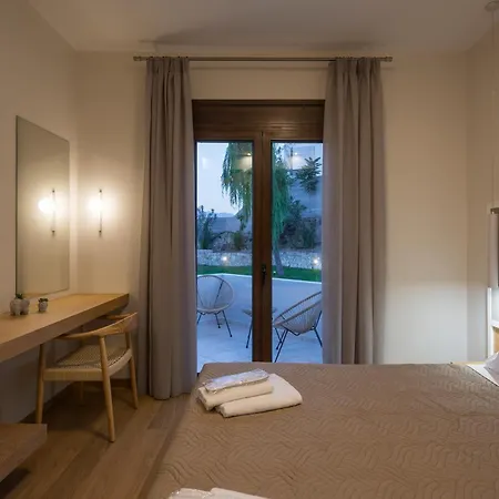 Villa Wisdom - Elegant & Homely With Pool, Galatas *