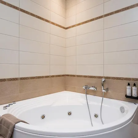 빌라 Wisdom - Elegant & Homely With Pool, Galatas 하니아