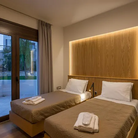 Wisdom - Elegant & Homely With Pool, Galatas 하니아