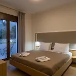 Wisdom - Elegant & Homely With Pool, Galatas Villa *