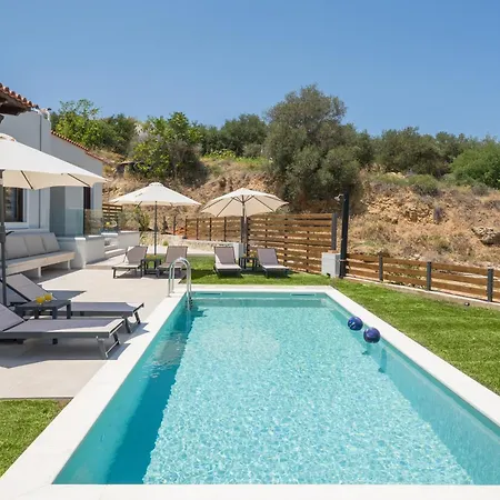Villa Wisdom - Elegant & Homely With Pool, Galatas *