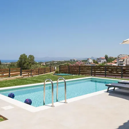 Wisdom - Elegant & Homely With Pool, Galatas La Canea