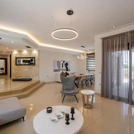 别墅 Wisdom - Elegant & Homely With Pool, Galatas 干尼亞