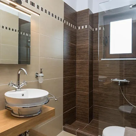 别墅 Wisdom - Elegant & Homely With Pool, Galatas *