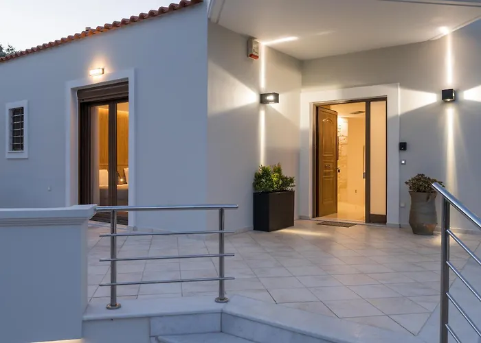 Wisdom - Elegant & Homely With Pool, Galatas