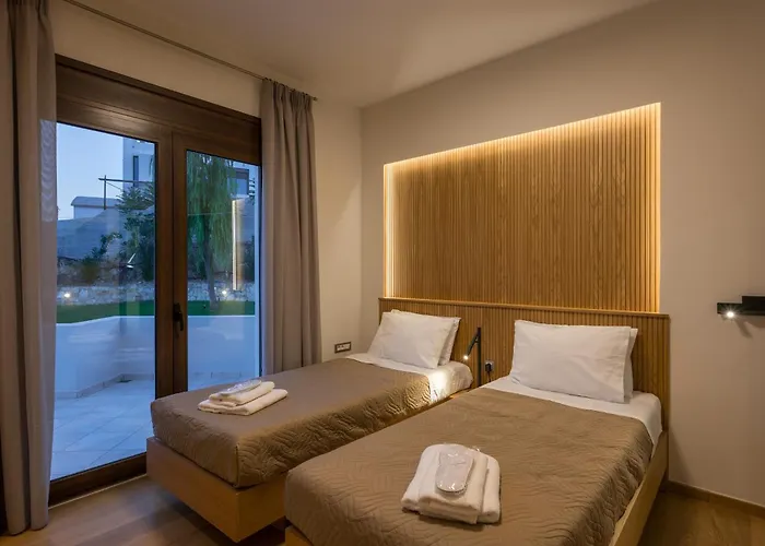 Wisdom - Elegant & Homely With Pool, Galatas La Canea